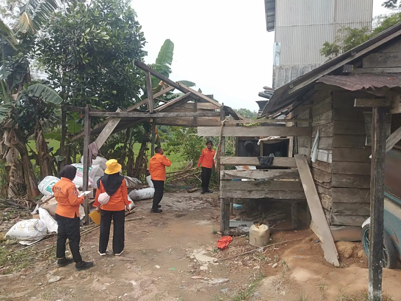 Hujan Serta Angin Kencang Landa Kabupaten Penajam Paser Utara, Kalimantan Timur